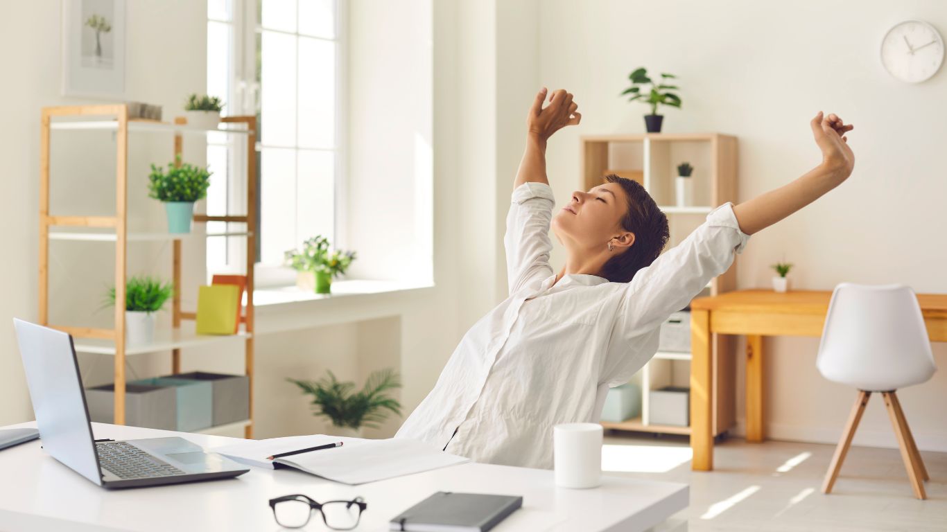 effects of poor posture on back health - shoulder blades